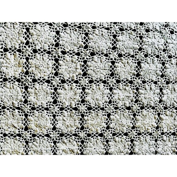 Hand Crocheted Tablecloth With Floral Medallions & Scalloped Edges 55.25" x 49" - Picture 4 of 13